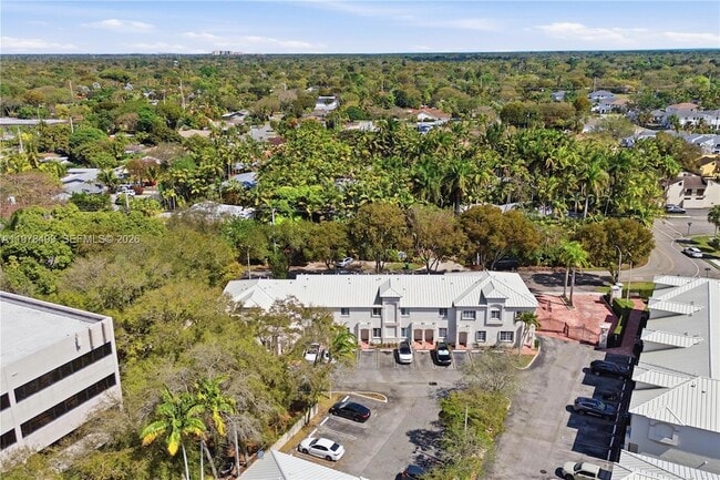 Building Photo - 15720 SW 92nd Ave