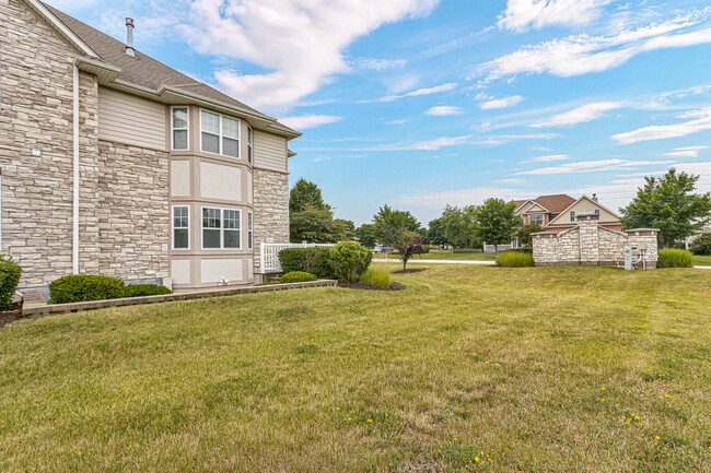 Building Photo - 4666 Sagewood Cir