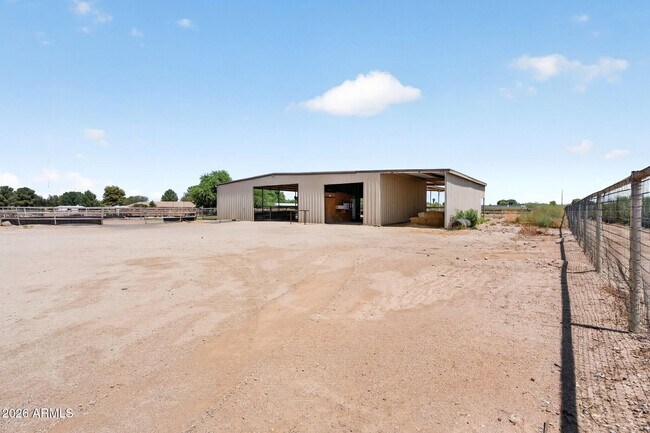 Building Photo - 3002 E Sherry Ln
