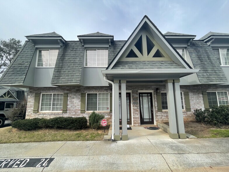 Primary Photo - 114 Rondak Cir SE