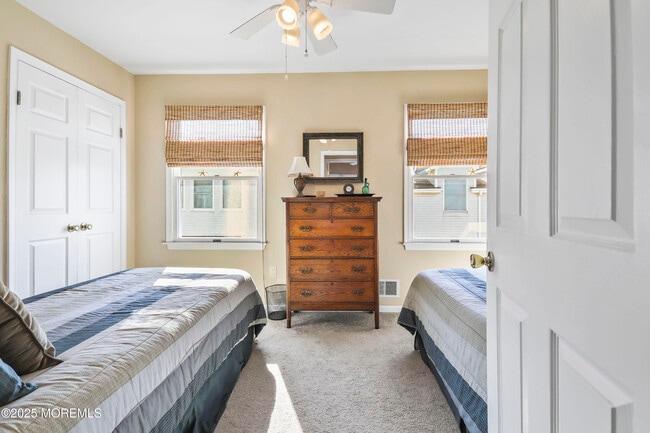 Building Photo - 1001 Central Ave