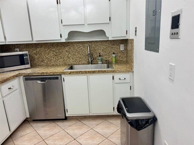 Building Photo - 201 180th Dr
