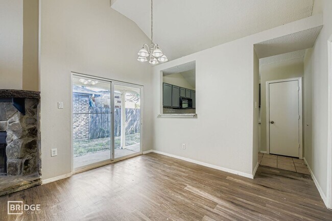 Building Photo - 1322 Jasmine Dr