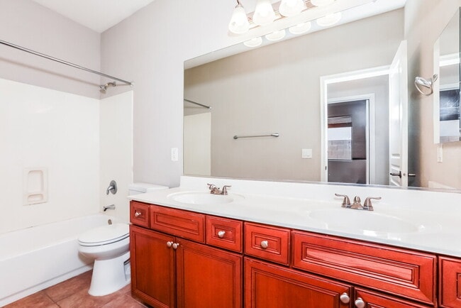 Building Photo - 2221 S Holguin Way