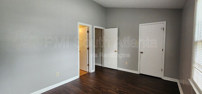 Building Photo - 1681 Winchester Way SE