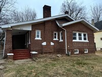 Building Photo - Cozy 2 BR/1 BA with fireplace/full basement!