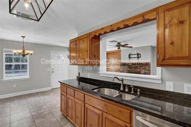 Building Photo - 7917 Carolina Ln