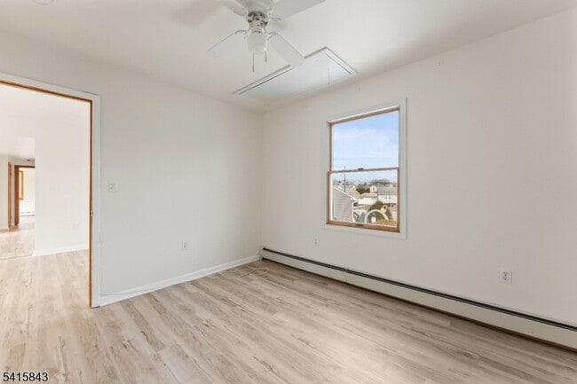 Building Photo - 190 Martin Ave