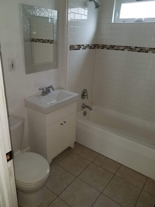 Building Photo - 3656 Chelton Rd