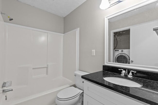 Building Photo - 1042 Mainstreet Lake Dr