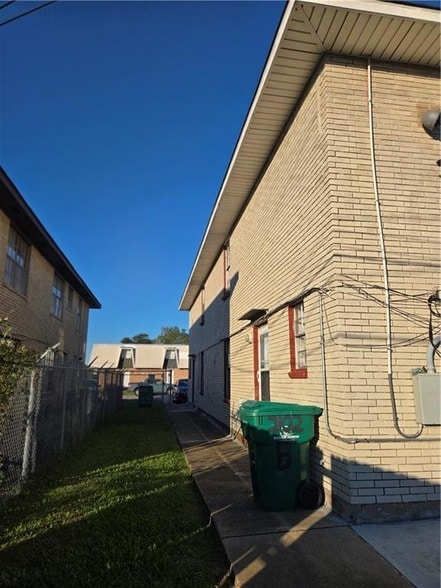 Building Photo - 2102 Euclid St