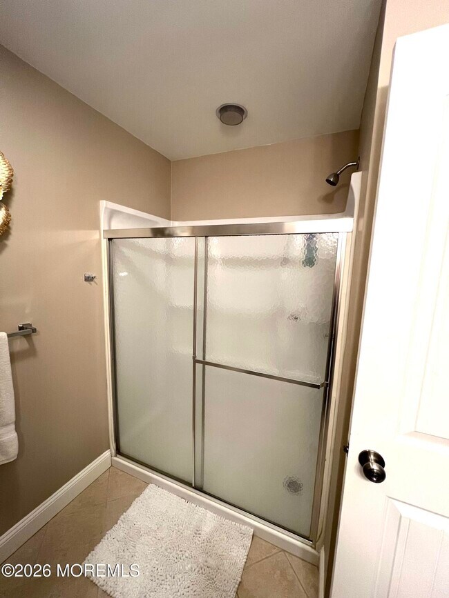 Building Photo - 256 Mantoloking Rd