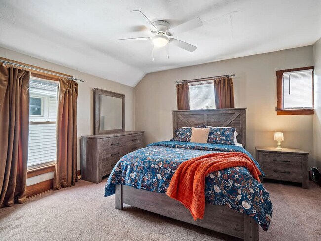 Building Photo - 681 Washington St