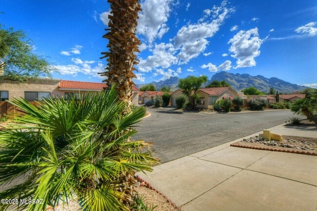 Building Photo - 10407 N Fair Desert Dr