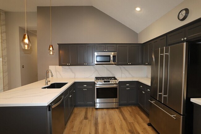 Building Photo - 3515 Cape Forest Dr