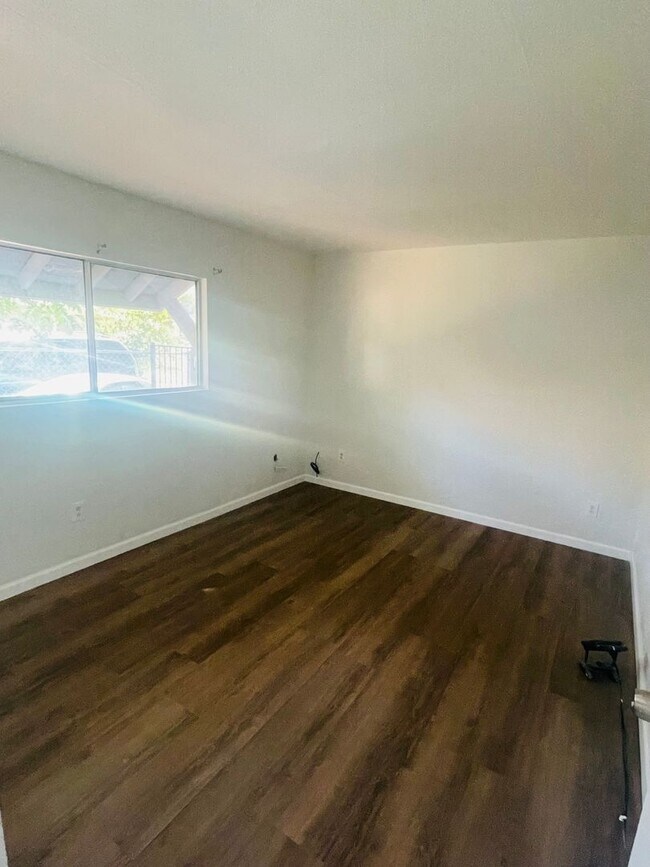 Building Photo - 2081-437 Myrtle