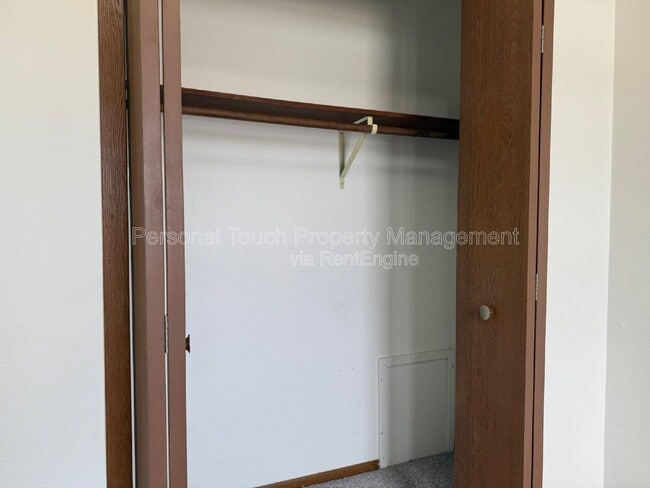 Building Photo - 1005 19th St SW