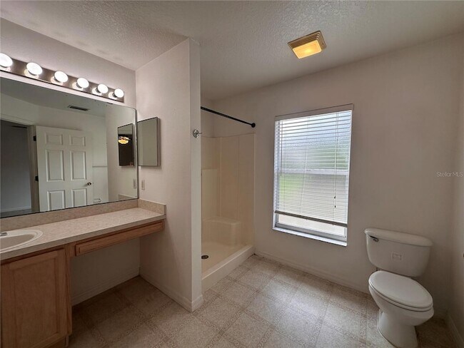 Building Photo - 33 Rybark Ln