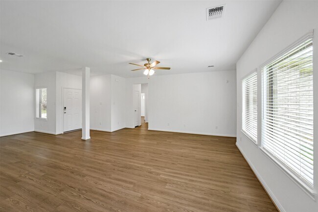 Primary Photo - 13315 Campos Dr