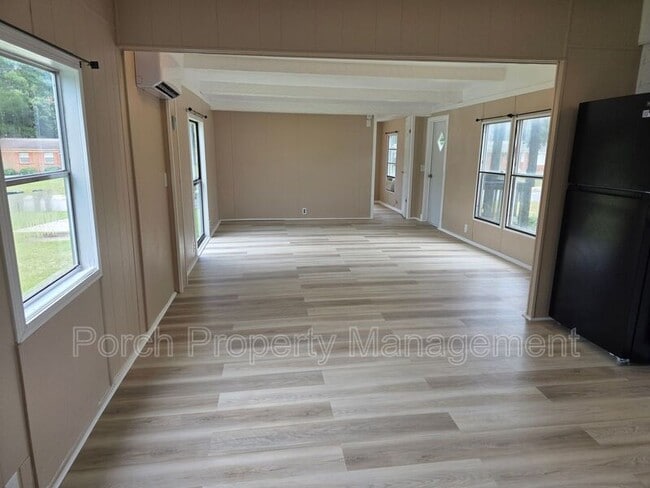 Building Photo - 1207 Mills Ave