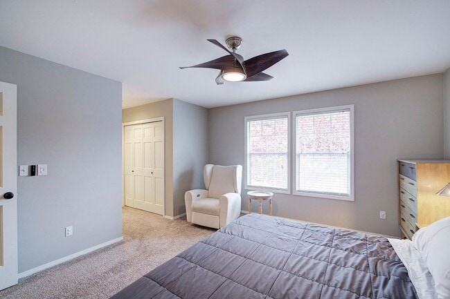Building Photo - 5Bd/3.5Ba Newcastle House