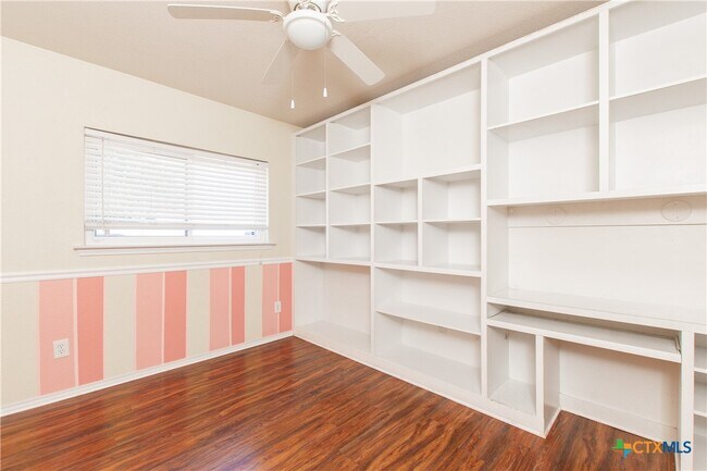 Building Photo - 301 Buckskin Trail