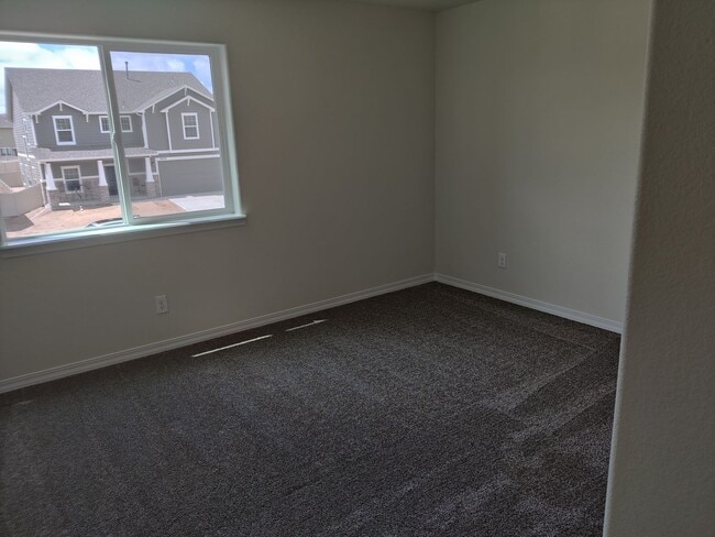 Building Photo - New Home in Enclaves - Close to Barnes Rd!