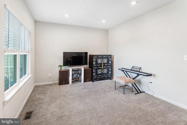 Building Photo - 11241 Wheeler Ridge Dr