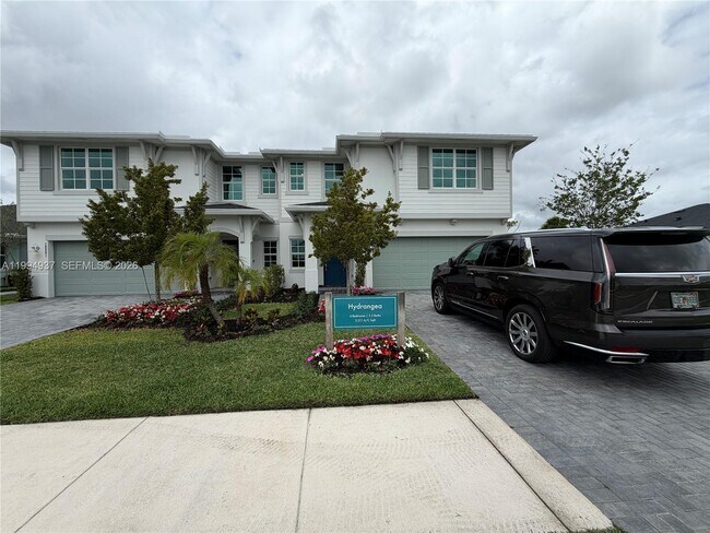 Building Photo - 1694 Hoot Owl Holw