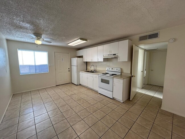 Building Photo - 1857 E University Dr