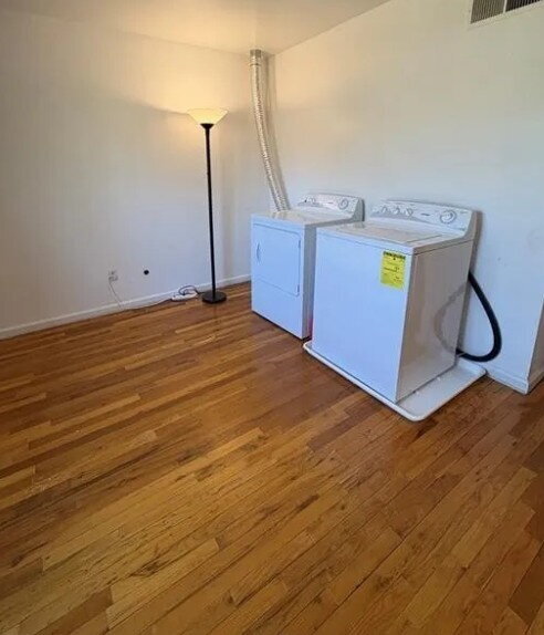 Building Photo - "Charming 2-Bed Townhouse Prime Pittsburgh Locale!"