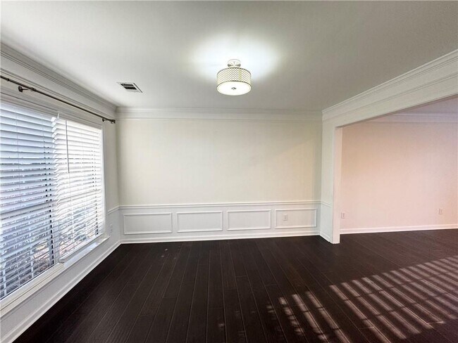 Building Photo - 11865 Carriage Park Ln