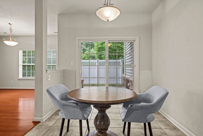 Building Photo - Beautifully Maintained 3-Bedroom Townhome with Bonus Room in Desirable Community