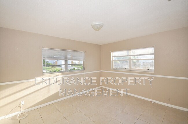 Building Photo - 1143 W 23rd St