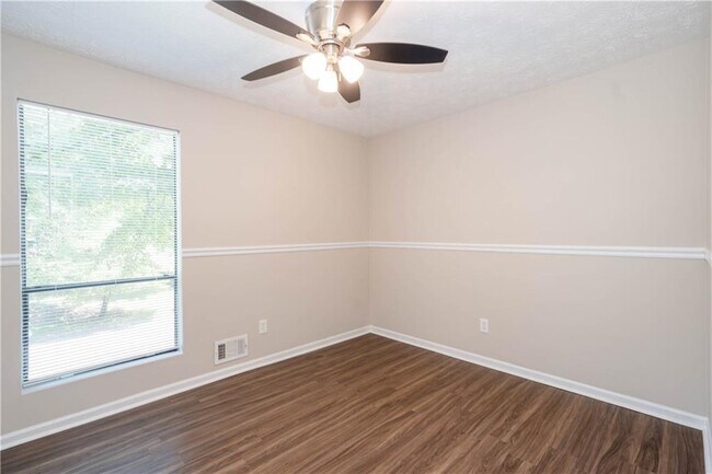 Building Photo - 2759 Shetland Ln NW