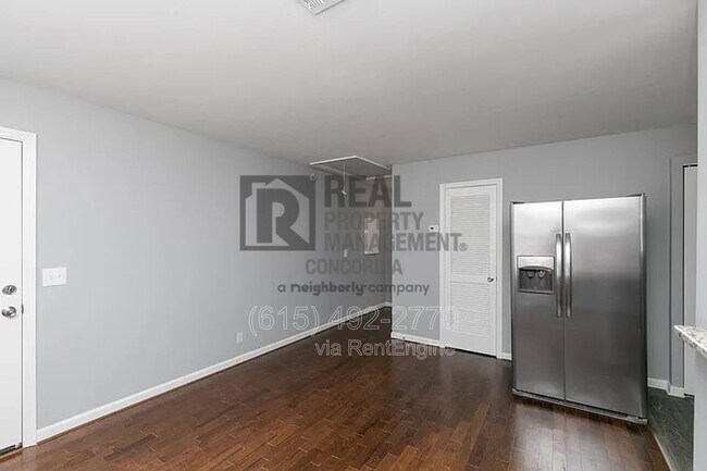 Building Photo - 302 Neill Ave