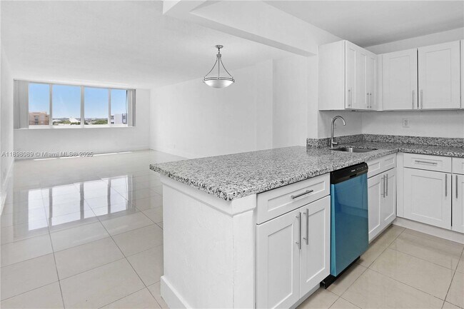 Building Photo - 9001 SW 77th Ave
