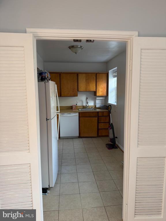 Building Photo - 3881 Porter St NW