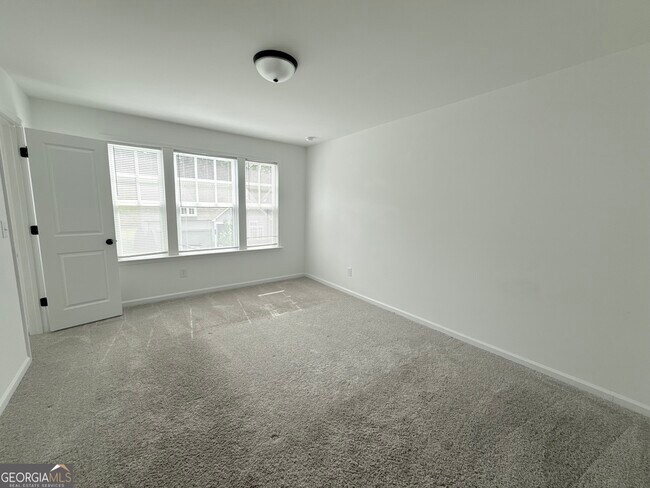 Building Photo - 207 Foxhill Dr
