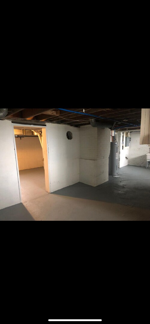 Building Photo - Check out this 3bdr, 2.5 bath home for rent