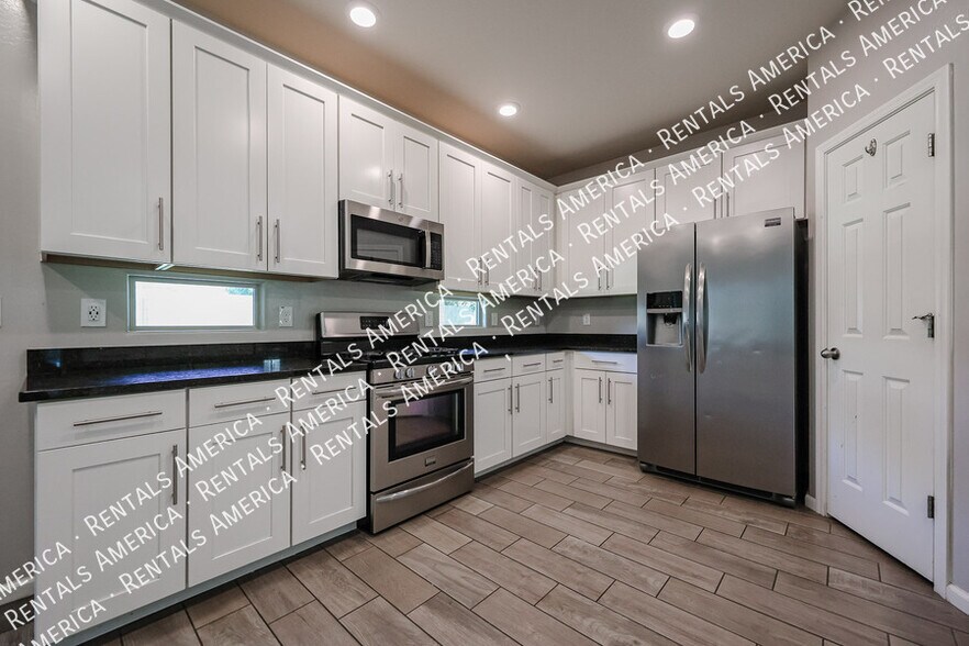 Building Photo - 3366 E Dogwood Pl