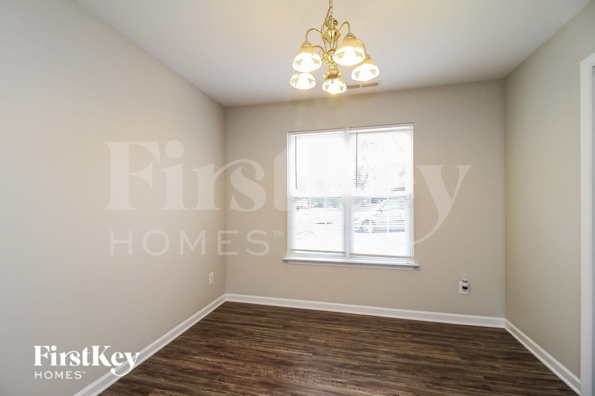 Building Photo - 329 Wright St