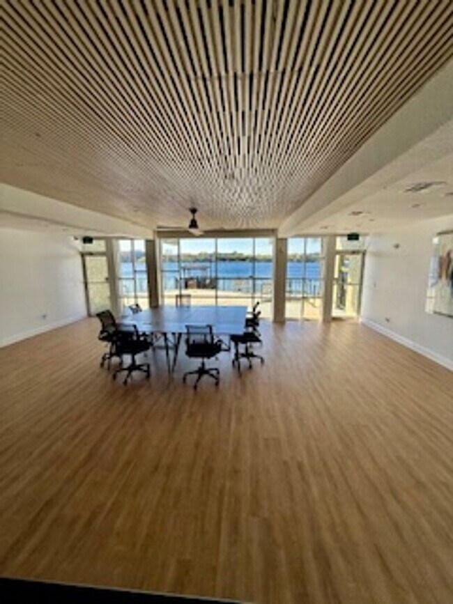 Building Photo - Charming 3-Bedroom, 2-Bathroom Condo in De...