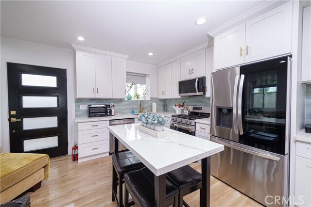 Building Photo - 3457 W 75th St