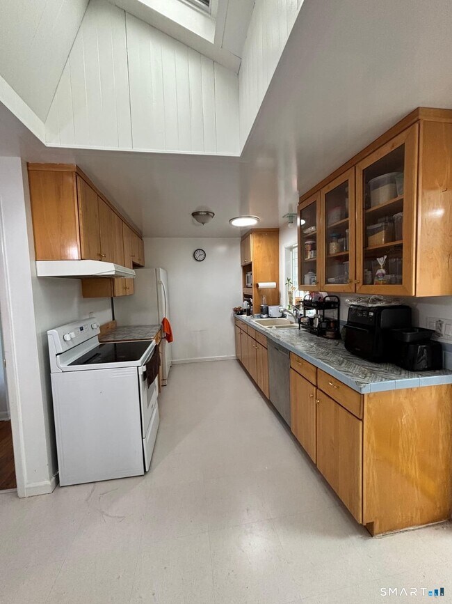 Building Photo - 394 Clintonville Rd