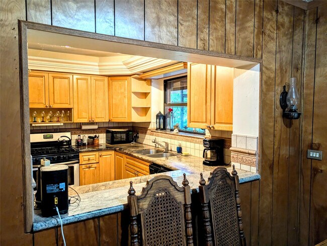 Building Photo - 169 Palmetto Dr