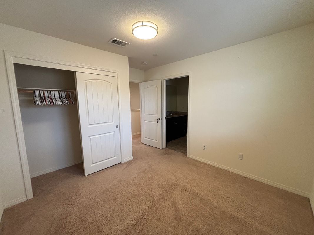 Building Photo - 12828 Shawnee