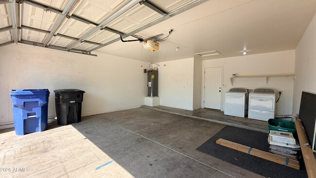 Building Photo - 1381 S Yucca Pl