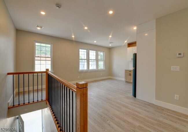 Building Photo - 477 S 20th St