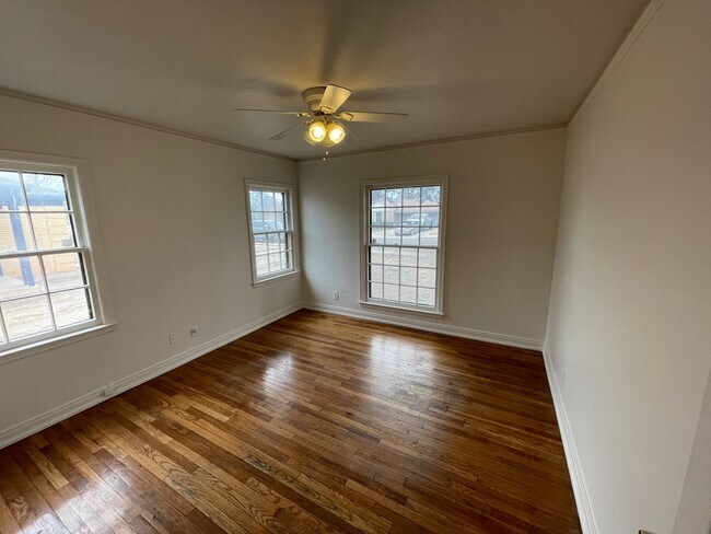 Building Photo - 2510 31st St